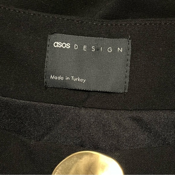 ASOS Design Button Down Vest With Different Buttons - Picture 2 of 6